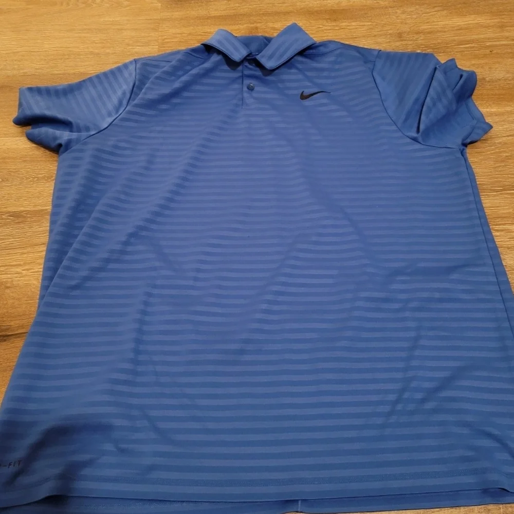 Men's Nike Dry Embossed Essential Regular-Fit Golf Polo - Picture 1 of 5